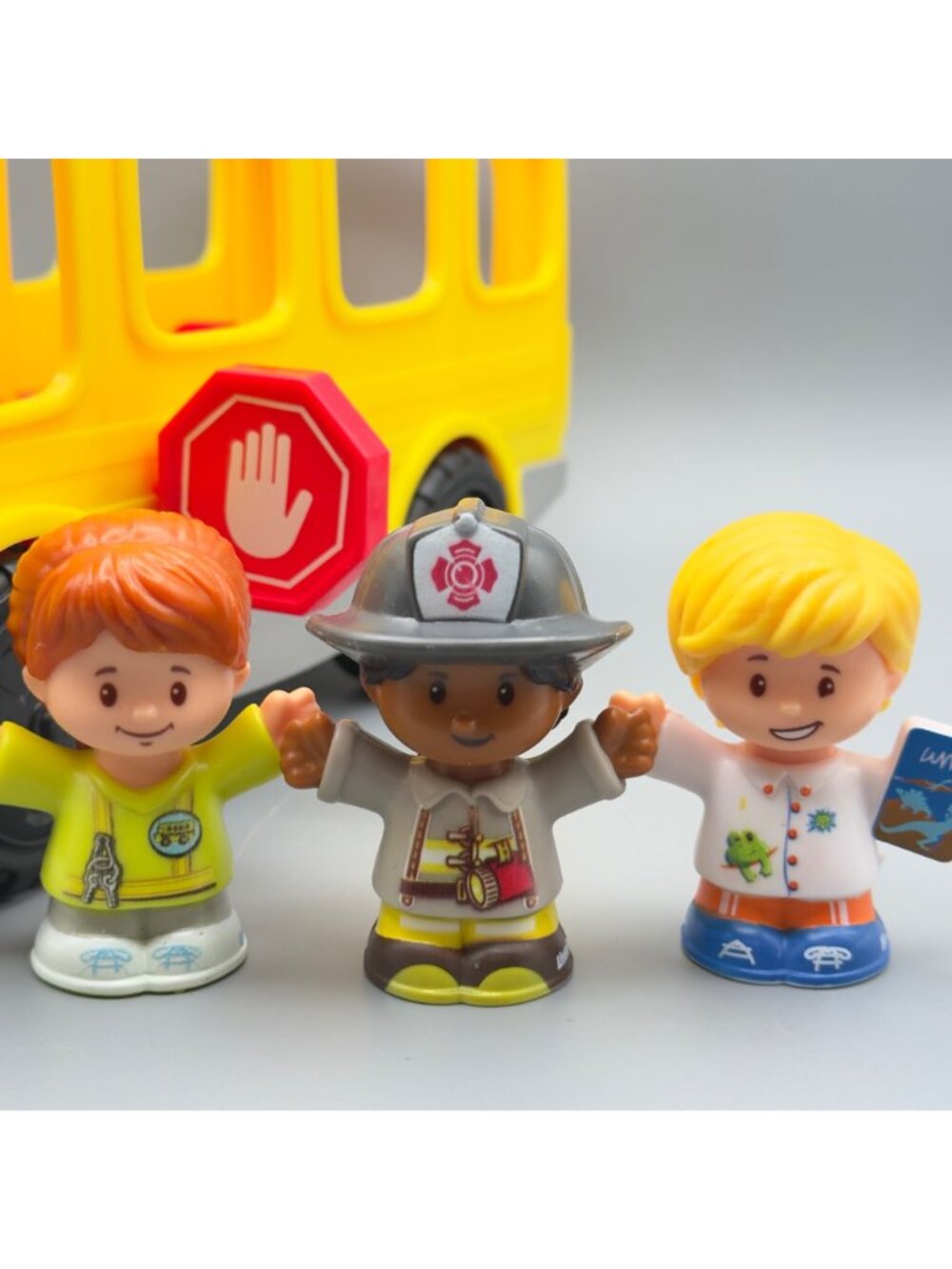Fisher Price Little People School Bus with 3 Figures 2016 Works - Picture 2 of 13
